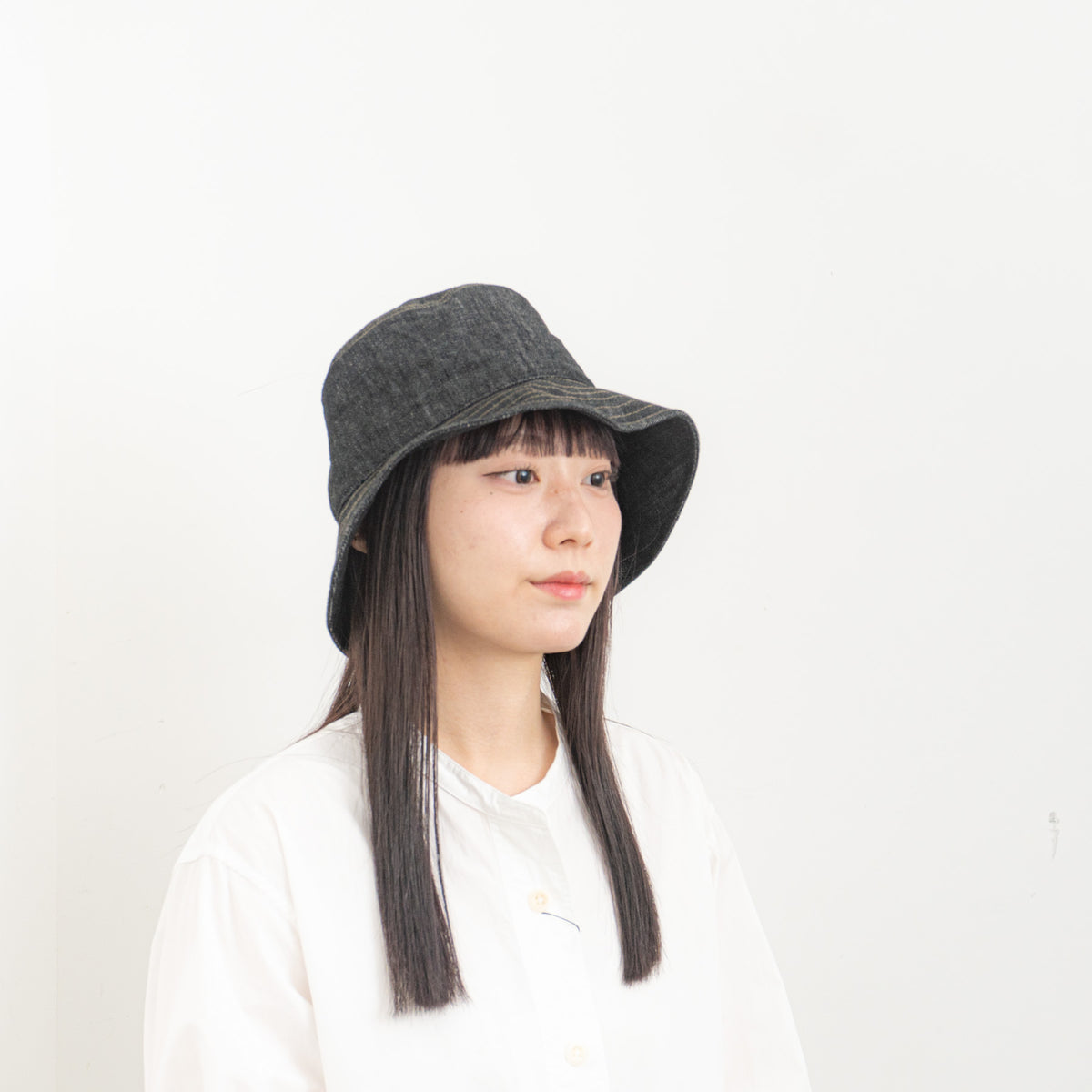 MHL.｜UNISEX　CANTON LIGHT DENIM　5955176500