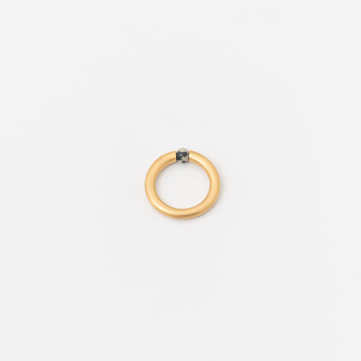 _Fot/　round ring _ stone 2007a_r