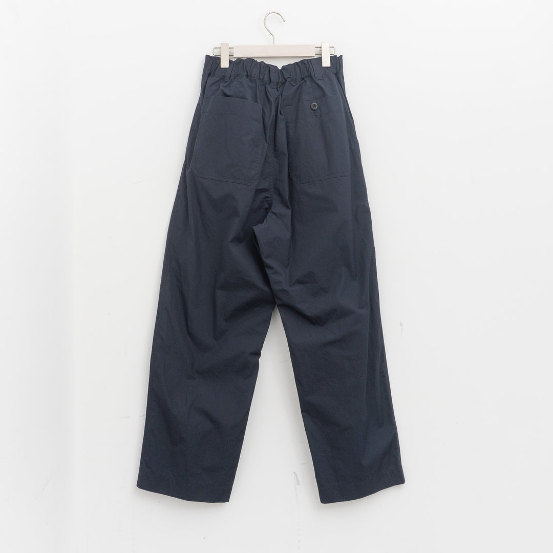 MHL. /MEN　FINE COMPACT COTTON POPLIN TROUSERS 596-6140211-suomi