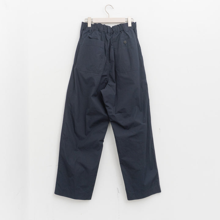 MHL. /MEN　FINE COMPACT COTTON POPLIN TROUSERS 596-6140211-suomi
