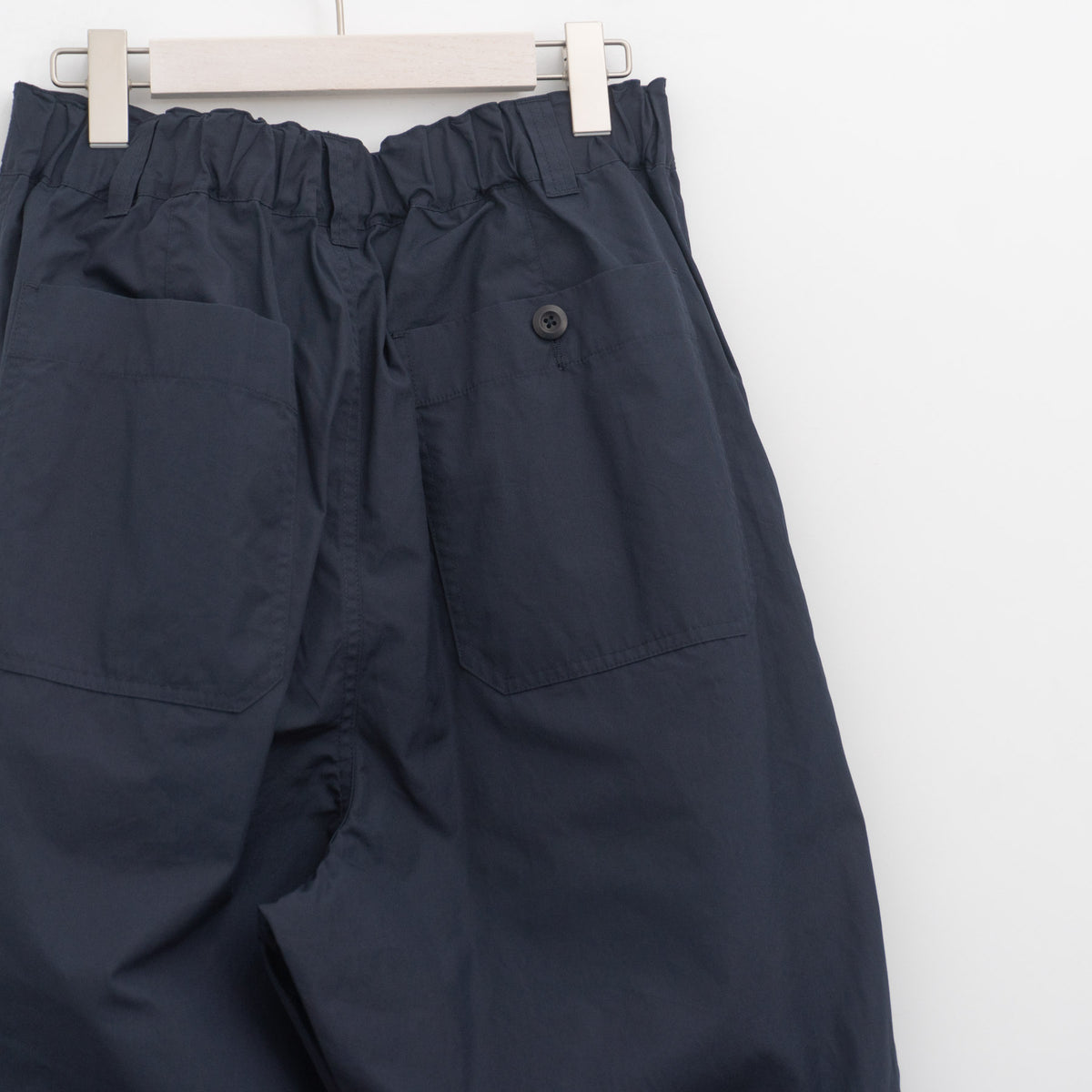 MHL.｜MEN　FINE COMPACT COTTON POPLIN TROUSERS 596-6140211-HS