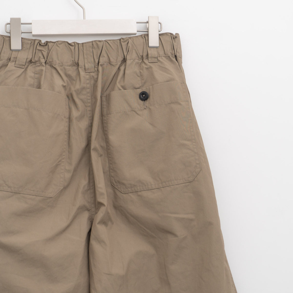 MHL.｜MEN　FINE COMPACT COTTON POPLIN TROUSERS 596-6140211-HS