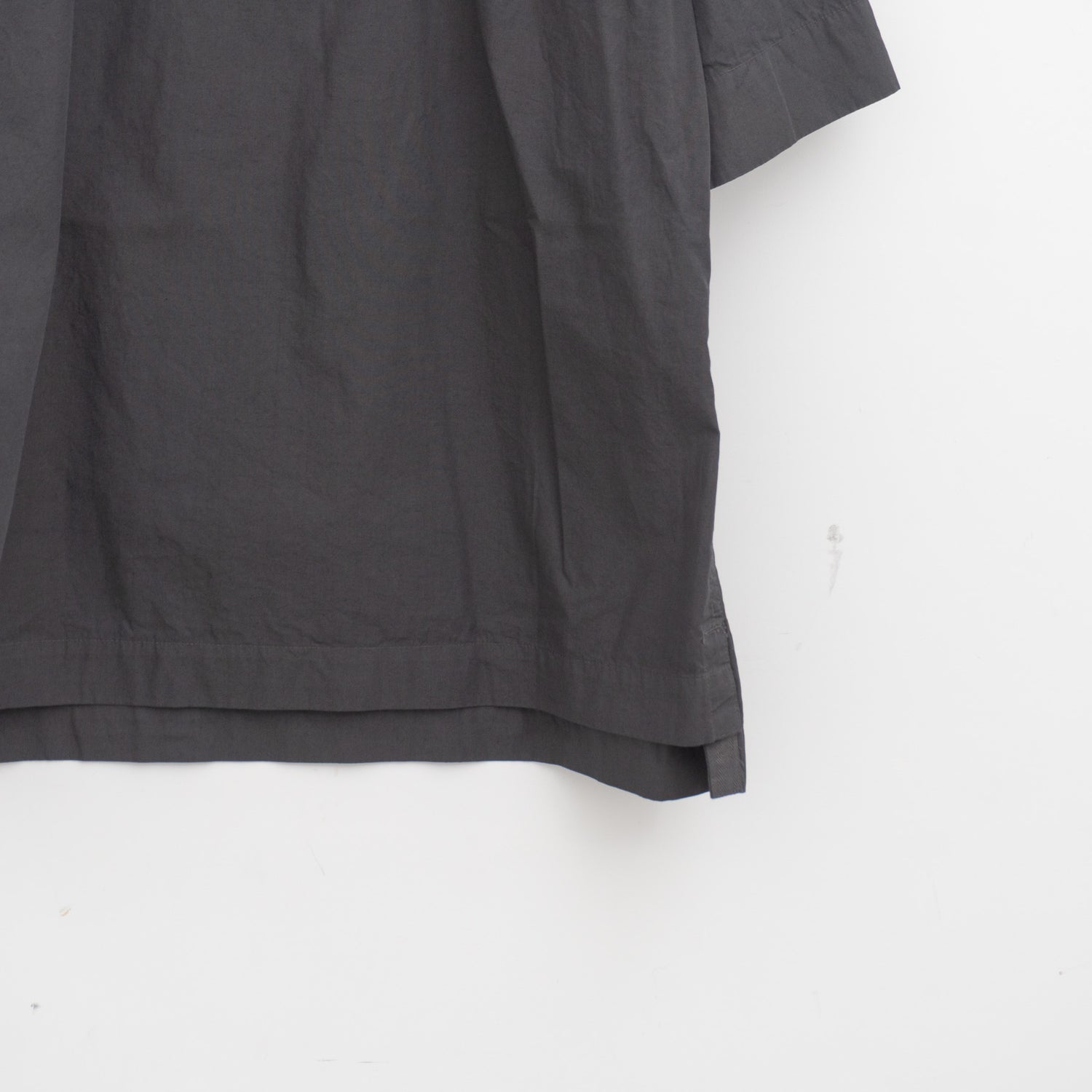 MHL.｜MEN　COMPACT COTTON POPLIN SHIRT 596-6150219-suomi