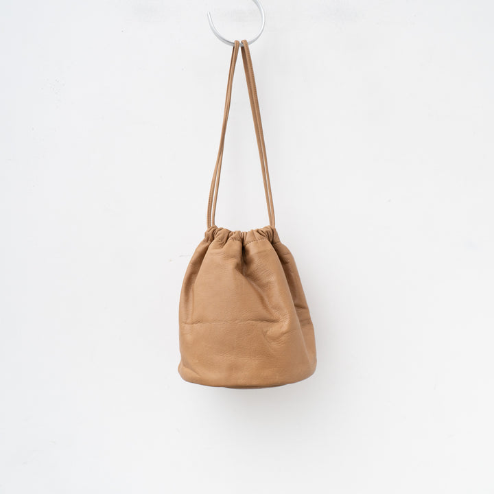 SCYE BASICS/UNISEX　Soft Leather Drawstring Bag
