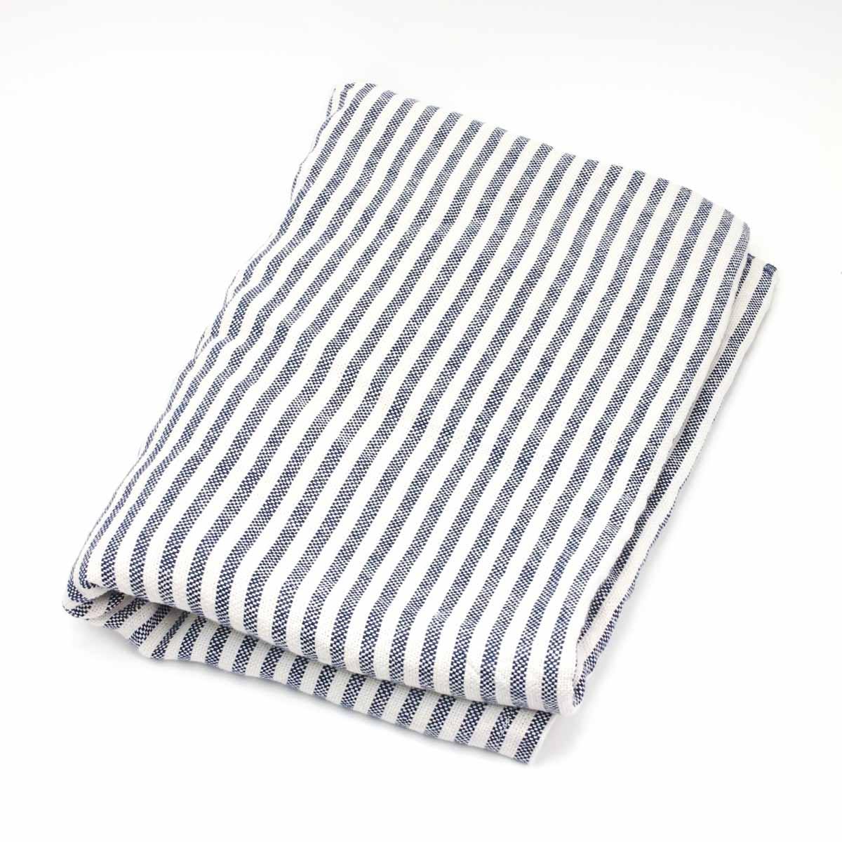 ひんやり優しい肌触り。敷布団カバーとしても。fog linen work/　リネンシャンブレータオルケット col.ホワイトネイビーストライプ - haus-netstore