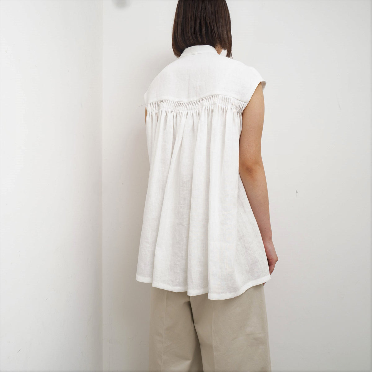 SCYE BASICS/WOMEN　Belgian Linen Tucked Sleeveless Shirt - haus-netstore