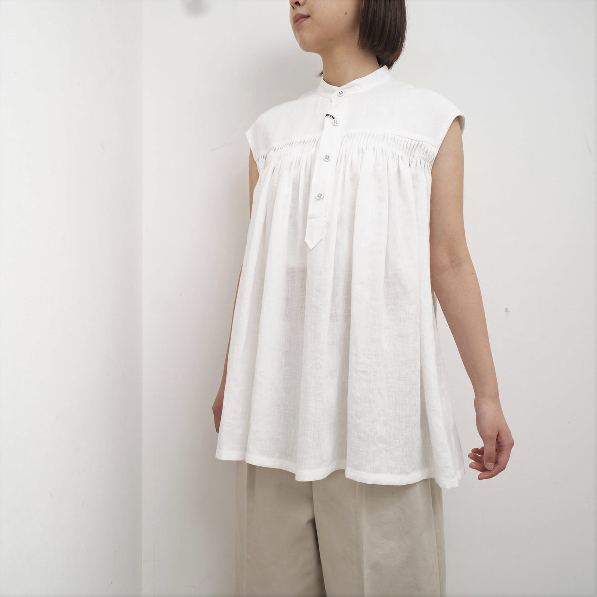 SCYE BASICS/WOMEN　Belgian Linen Tucked Sleeveless Shirt - haus-netstore