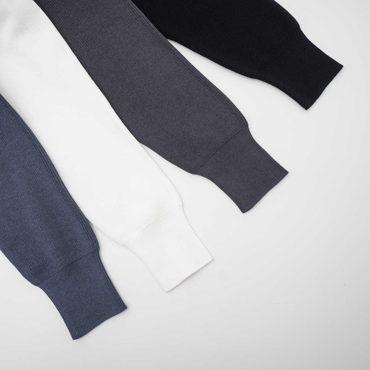 ゴーシュ /　コンパクトツイストリブハイネックニット - haus-netstore