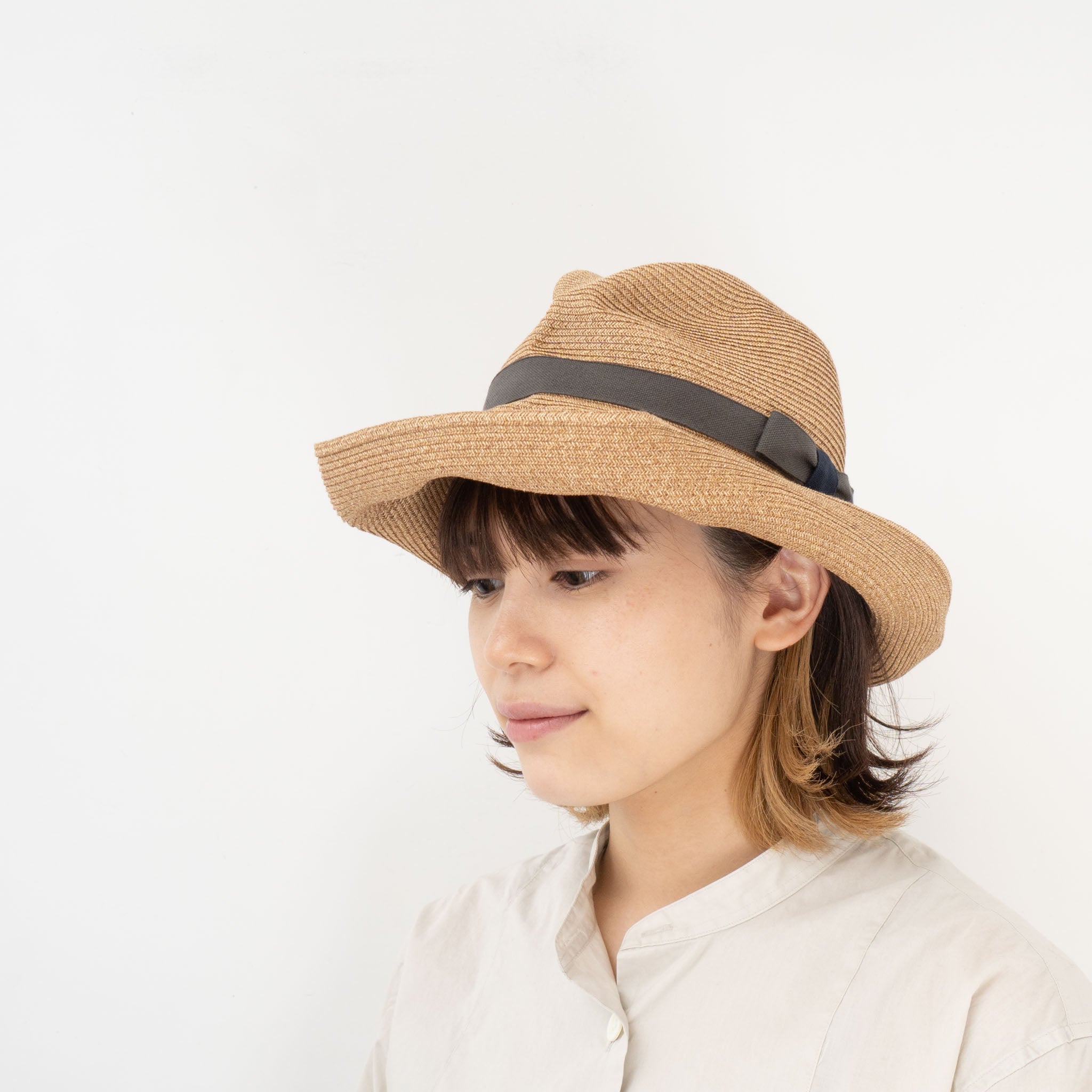 Mature ha. / Boxed Hat 7cm Brim PLAIN TAPE MBOX104PT-Y/女性用/カラー:mix brown×grey×navy/サイズ:59・在庫あり/ MATERIAL:paper 82% Polyester 18% Cotton 100% (ribbon