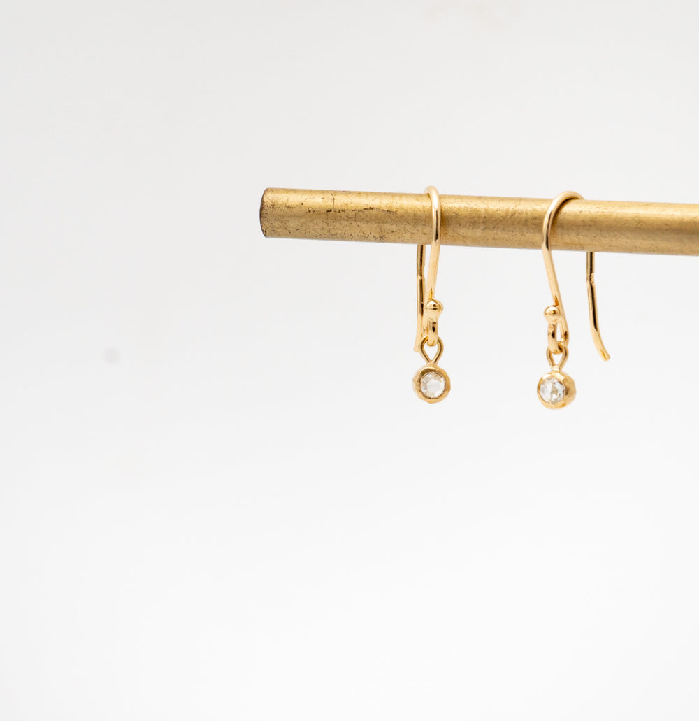 SOURCE/　18kt Gold 2mm Rosecut Diamond Hanging Earrings-Y - haus-netstore