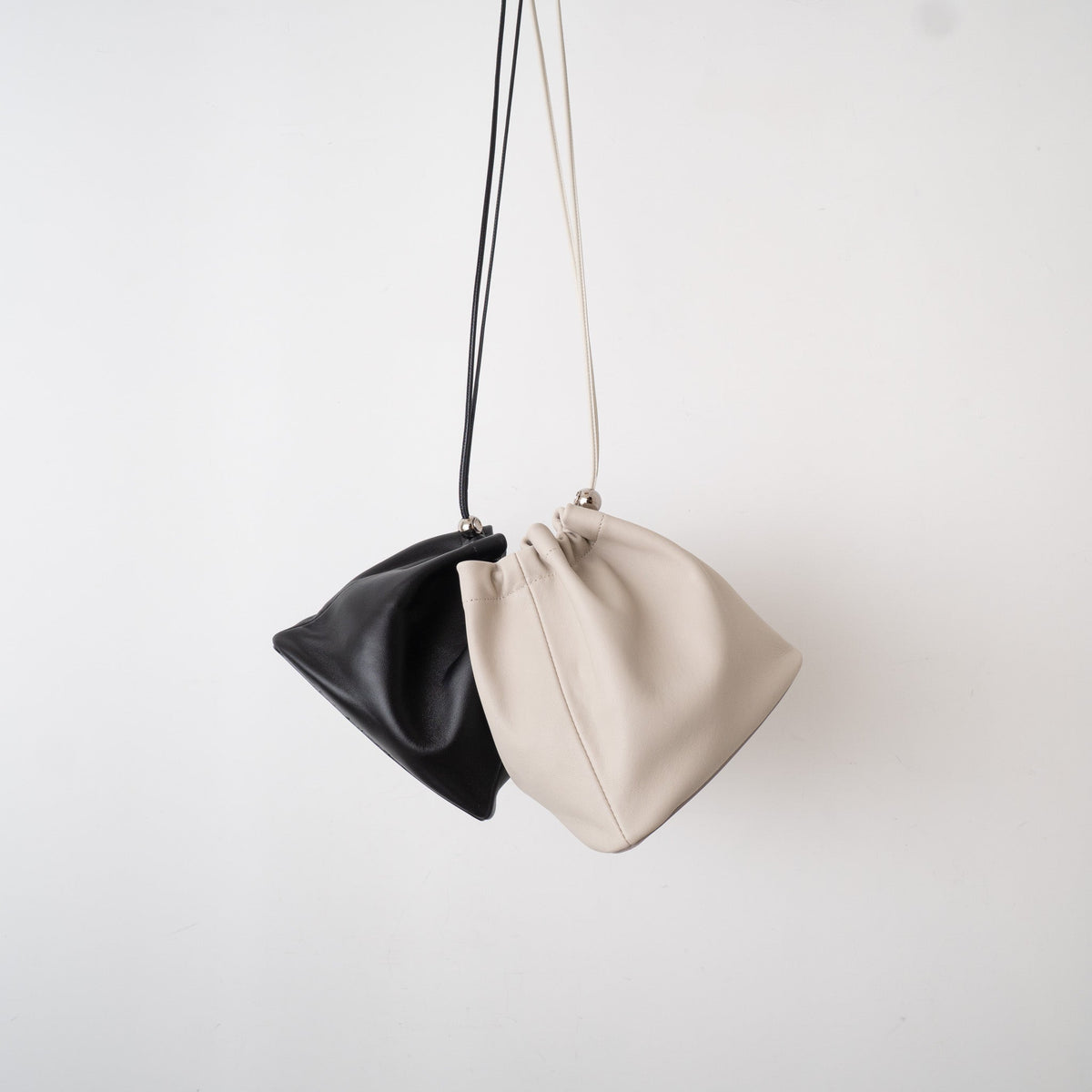 _Fot/　gather bag S _triangle 1102b - haus-netstore