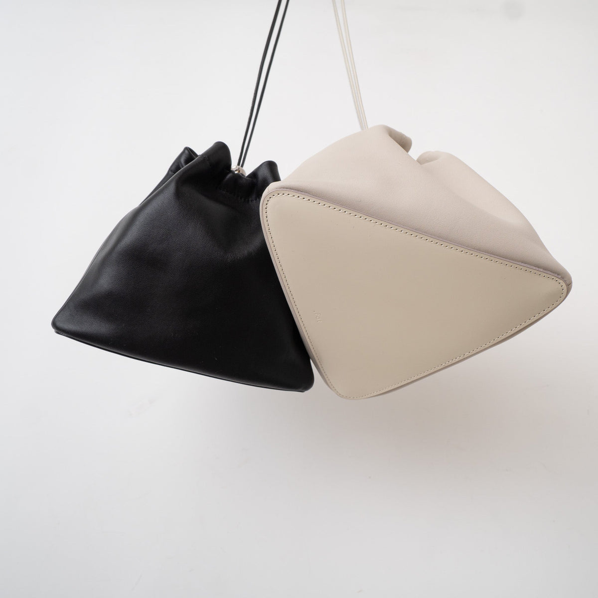 _Fot/　gather bag S _triangle 1102b - haus-netstore