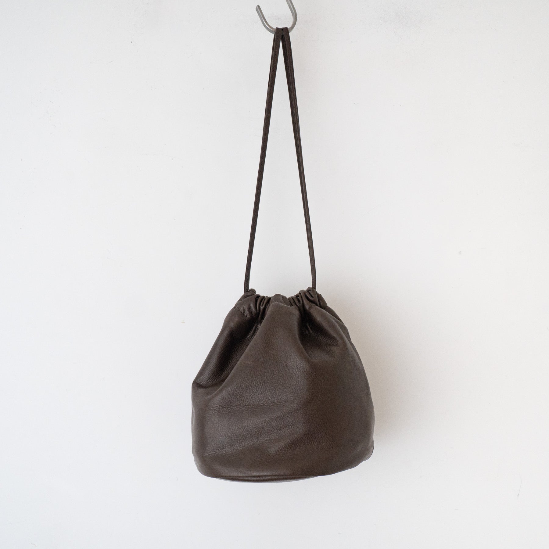 SCYE BASICS/UNISEX SOFT LEATHER DRAWSTRING BAG – haus-netstore