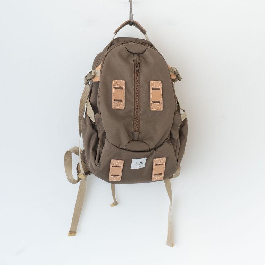F/CE./　950 TRAVEL BP 28L - haus-netstore