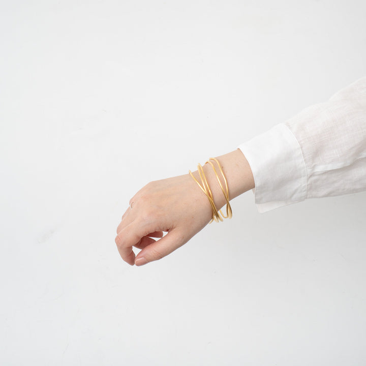 _Fot/　round wire bangle L_ strings gold 1207a_bl - haus-netstore